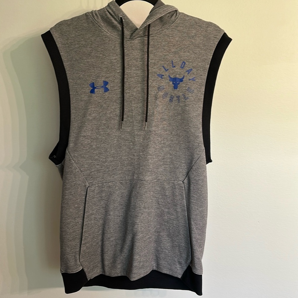 Under Armour Men’s Work out Shirt Gray Size Medium